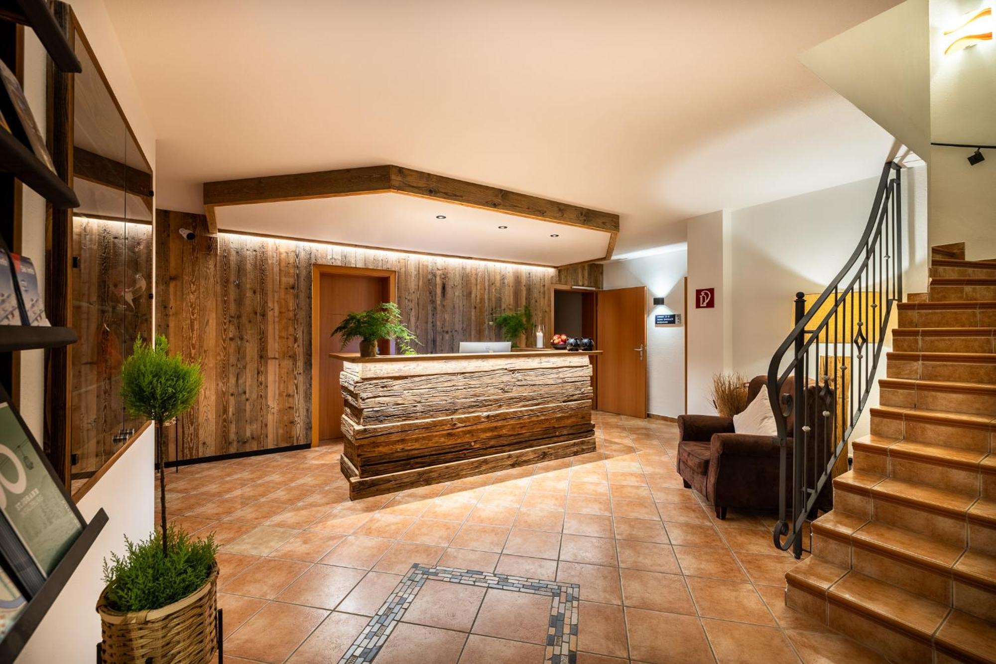 Hotel Hubertus ザンクト・ヨーハン・イム・ポンガウ エクステリア 写真
